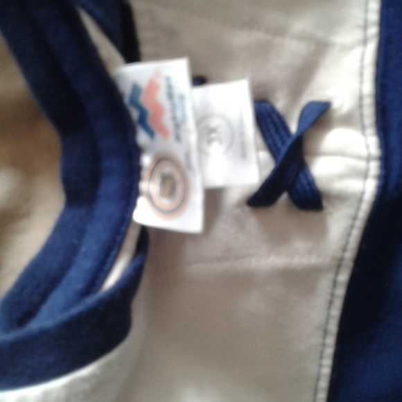 Maple Leafs kids shirt - Picture 3 of 4